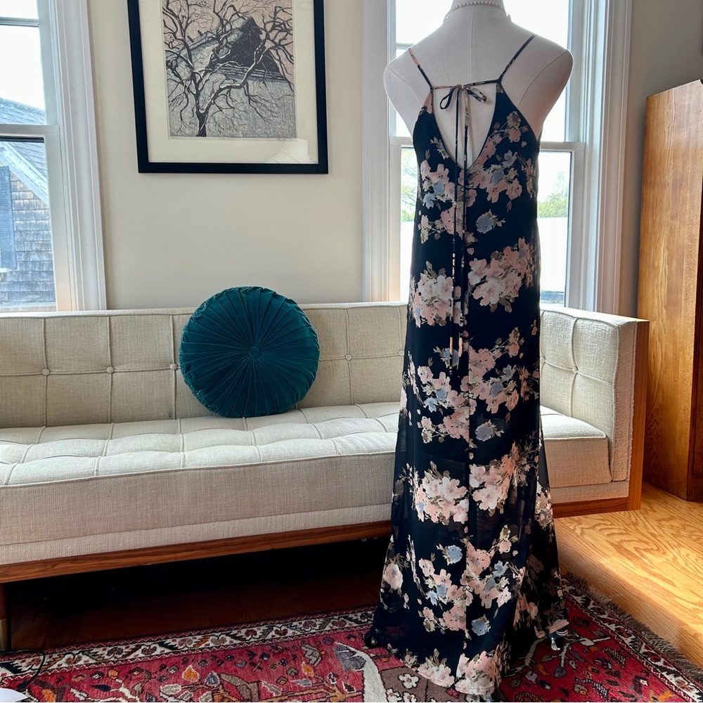 Floral Maxi Dress - Picture 6 of 7